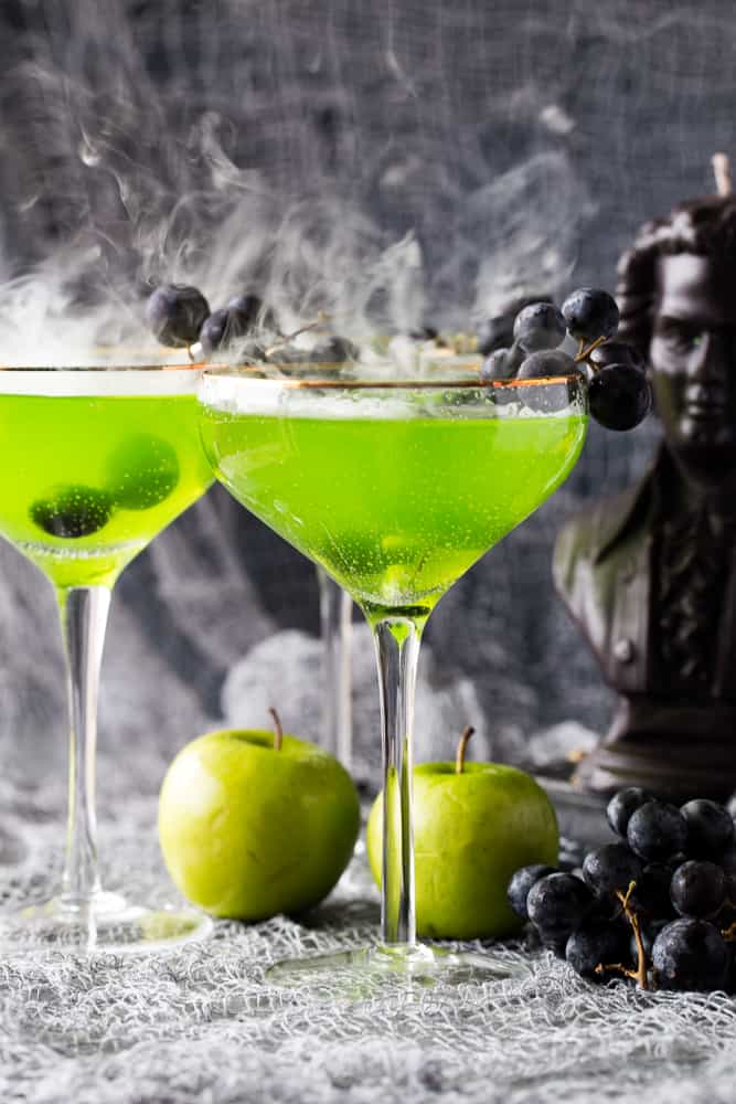 10 cocktails d’Halloween qui sont des bonbons dans un verre