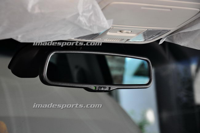 How is the back of the back mirror cut? Is it necessary to get stuck?